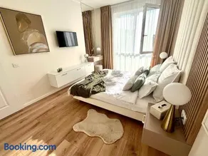 FLH Golden Gallery - Balcony & Free Parking near Vivo Mall - Image 2