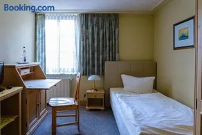 Ostseehotel Neubukow - Image 4