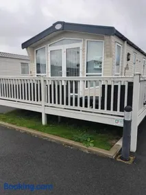 3 bedroom caravan, Rhyl, Edi Rita, Robin Hood, Pet Friendly - Image 1