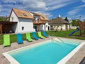 Amande House & Cottage - Image 1
