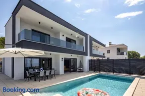 Vila Aris - Image 1