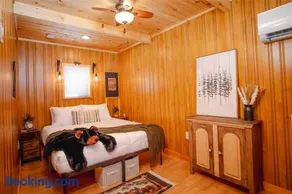 The Cozy Cold Brook Escape - Image 2