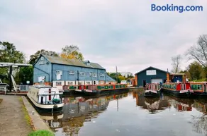 Wrenbury Mill Apartment - Image 1