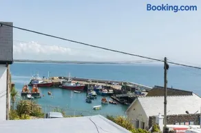 Salty Dog Restaurant, Pub & Guesthouse - Image 2