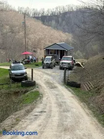 Redneck Mountain Cabin Rentals and Camping - Image 3