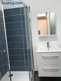 Appartement récent, proche centre ancien - Image 3