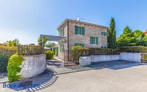 Maravillosa villa con piscina, barbacoa y terraza | Admite mascotas - Image 2