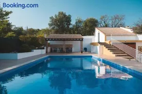 Spacious Family Villa with Private Pool near Albufeira Casa das Palmeiras - Image 3