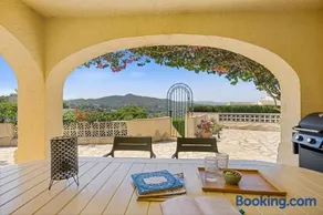 Authentic groundfloor apartment in beautiful villa, Javea - Image 2