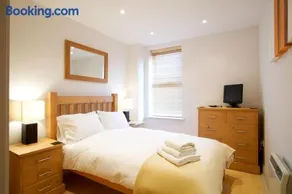 9-15 West Street - Image 3