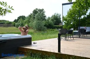 Mirror Houses Pound Farm - Pond OOD - Image 3