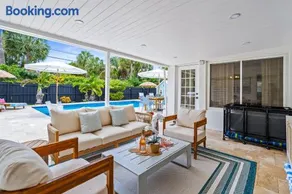 Poolside Playhouse & Arcade Retreat, Sep Deal - Image 3