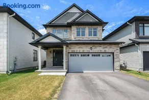 Fully Furnished 4 Bedroom House in Ottawa - Image 1
