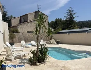Villa wifi 8 à 10 personnes BBQ piscine situation centrale à Cuges les pins Sainte Baume 2km OK Corral 20km Marseille centre 20km Var - Image 2