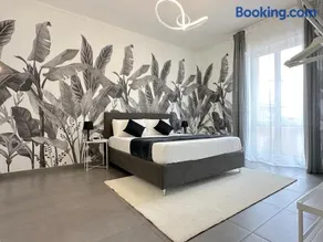 Villa Laura Apartments - Image 1