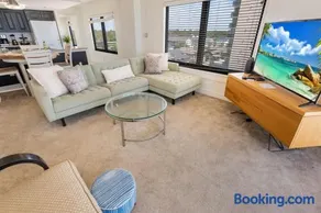 Wellington 3BR with Direct Oceanfront View - Pool! - Image 3
