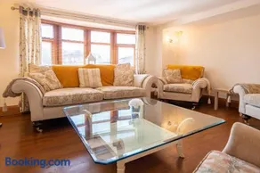 Abbey Farm House - Pet Friendly - Image 3