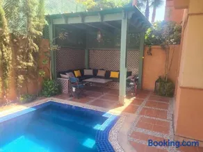 Villa Marrakech haut standing avec piscine et architecture arabesque - Image 2