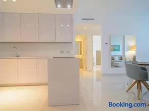 Brand new apartment in Belaire, pools, garden - Image 1