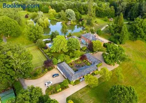 Cadnam Lodge - Image 1