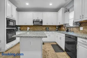 World Cup Retreat Luxury4BR Near Arlington&Dallas - Image 2