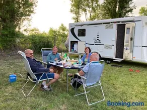 Camping l'Île d'Amour, Pont-sur-Yonne, Bourgogne - Image 5