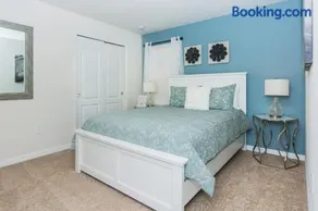 Luxury 7BR 6BA Home Private Pool and BBQ only13min to Disney 4788 sqft - Image 2