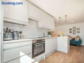 2 Bed in Trowbridge oc-87056 - Image 2