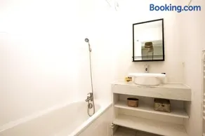 Big apartment near Old Town with Balcony + Parking - Image 2