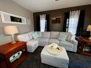 Sun-Filled Upper Gem - Near LECOM & Elmira College - Image 4