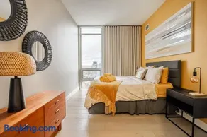 Luxury Downtown Penthouse- Breathtaking Views - Image 2