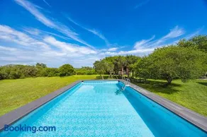 Holiday house Mirna with heated swimming pool and jacuzzi - Image 5