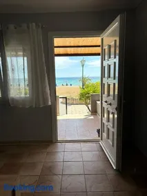 Μοναδικές στιγμές χαλάρωσης με θέα την θάλασσα! - Image 3