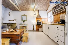 Yianna Cottage Studios - Image 3