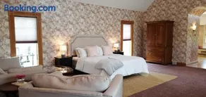 Victorian Suite by Amish Country Lodging - Image 2