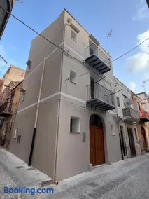 LB Home - Image 1