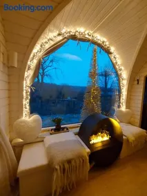 La CABANE LUXUEUSE AVEC JACUZY - Image 4