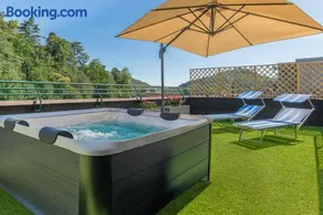 4 BD with SPA near center Private parking - Image 2