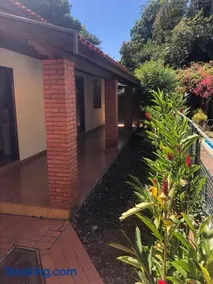 Chácara Linda e Aconchegante com 300mega Internet, Quadra Beach Tennis e Mesa de Sinuca - Image 4