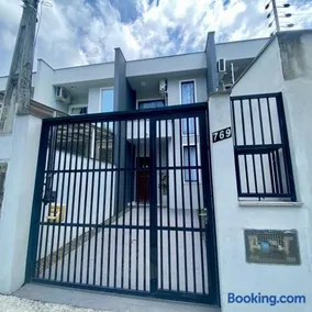 Casa completa com 2 quartos e garagem perto do aeroporto - Image 2