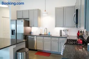 The Sunflower Suite - Image 4