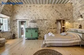 Azura, traditional residence in Ano Syros - Image 5