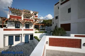 St George Studios & Apartments - Image 1