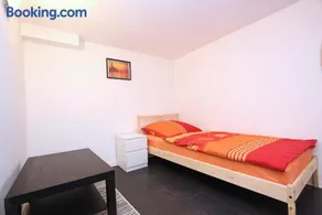 Private Souterrain Apartment - Image 4