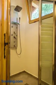 Garmen Hills Guest Houses - Image 3