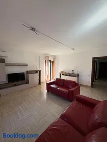 Home Marí - Image 1