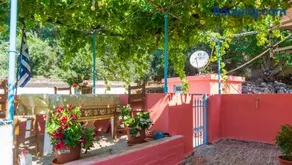 Platanos House Voutas - Image 1