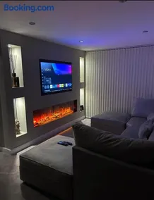 Tarn House Apartment South Yorksire - Image 2