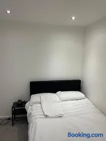 Tilbury Docks Rooms for Short letting - Image 5