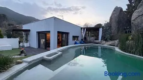 Villa de lujo con piscina, barbacoa, estufa, 3 habitaciones - Image 1